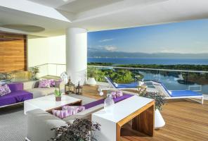 Grand Luxxe Four Bedroom Residence - Balcony